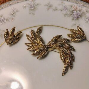 Vtg 60s MCM Signed Sarah Cov Gold Tone Harvest Brooch & Clip on Earrings Set